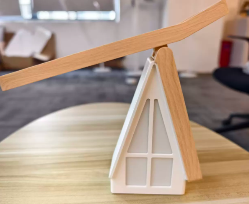 House-Shaped Foldable Table Lamp